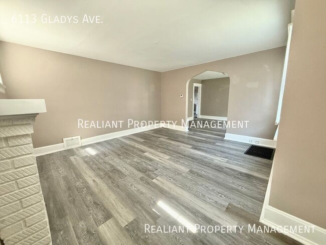 Photo - 6113 Gladys Ave