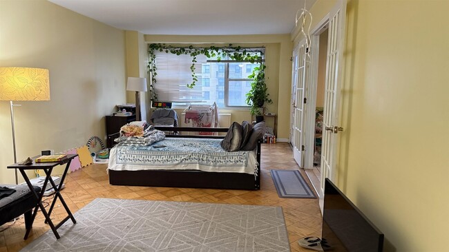 Photo - 225 St Pauls Ave