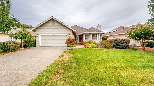 Building Photo - 7971 Oakmont Dr