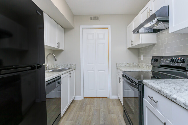 Beautifully renovated - THE VALLEY AT MILL CREEK Apartments