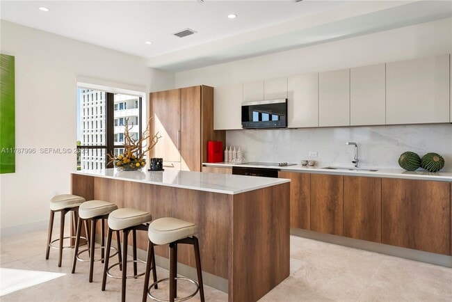 Photo - 701 Valencia Ave Unit 405