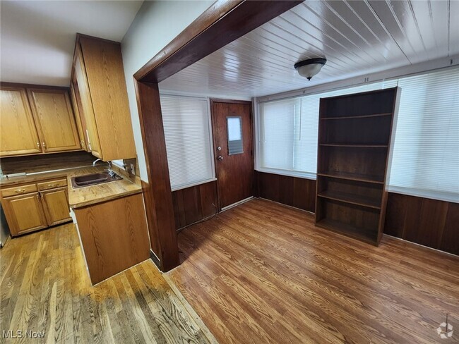 Building Photo - 4410 Bayard Rd Rental