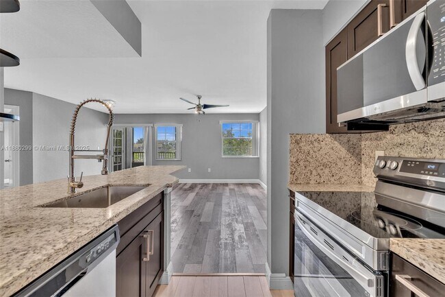 Photo - 2850 N Oakland Forest Dr Unit 204