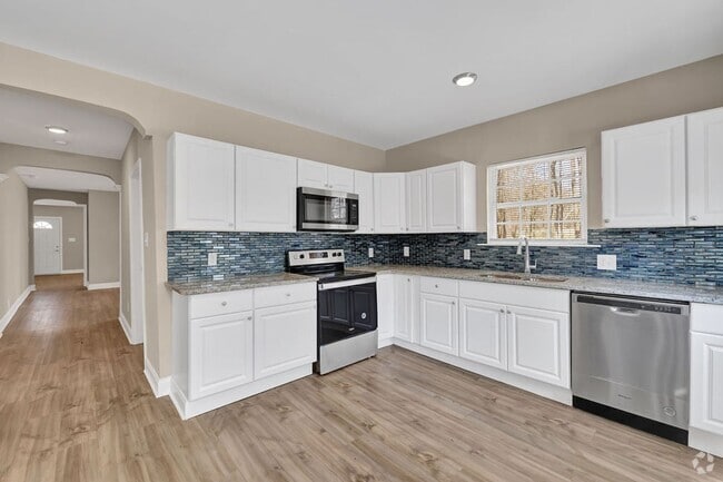 Building Photo - Beautiful renovated Home