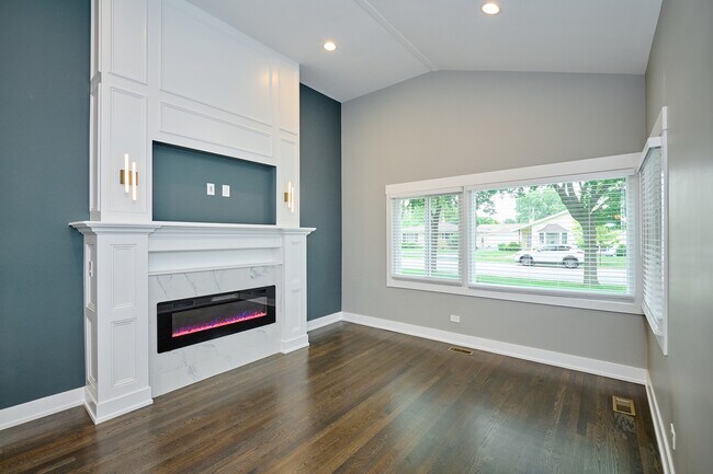 Photo - 8926 Natoma Ave House