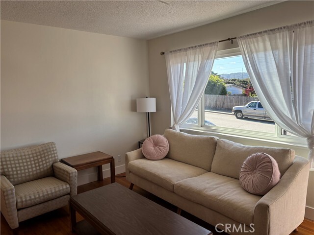 Photo - 1265 Rousch Ave