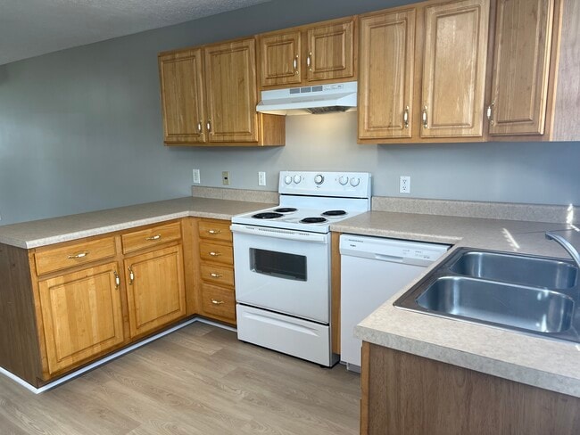 Photo - 633 Beaverview Dr