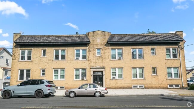 Building Photo - 260 Davis Ave Unit 202 Rental