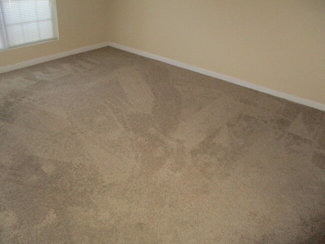 Photo - 222 Glade Ln