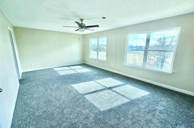 Photo - 320 Breckinridge Cir