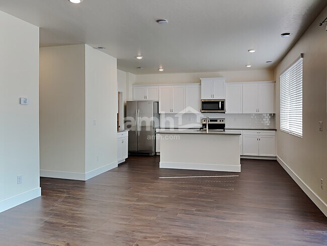 Photo - 1349 Marysville Ave