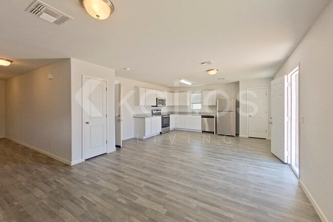 Photo - 3612 Koval Dr