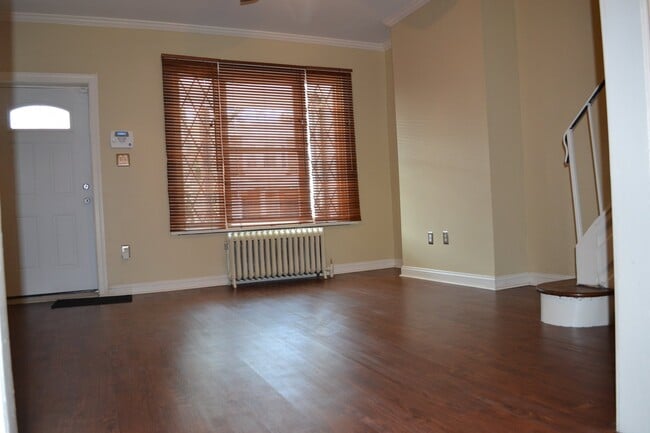 Photo - 5755 Larchwood Ave
