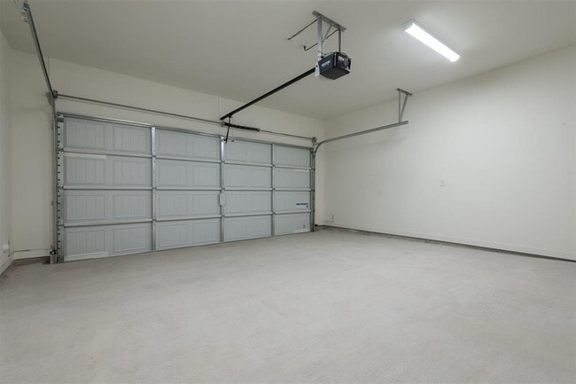 Photo - 2129 Yellow Warbler Dr