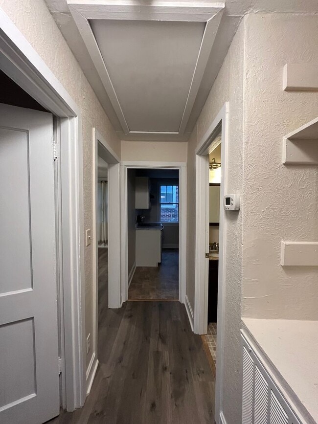 Photo - Cozy Cottage in West Nashville, Walk to Charlotte Park, Easy Interstate Access, Fenced Yard, Pet ...