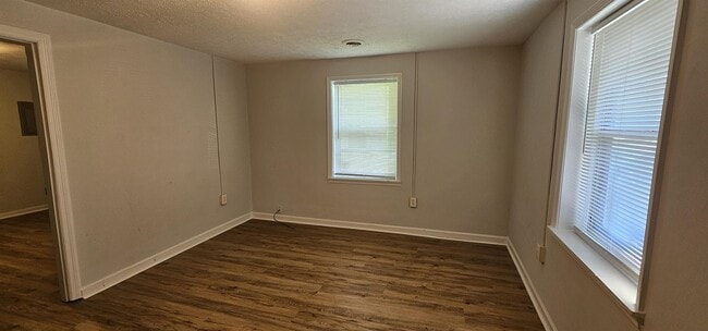 Photo - 615 Carver Ave