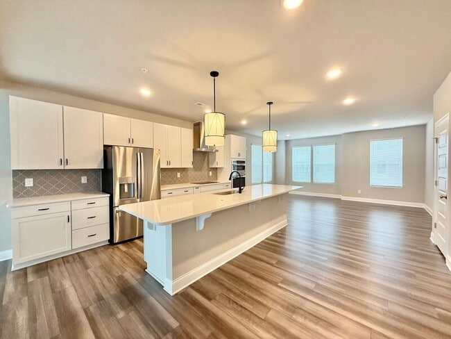 Photo - 1234 Coach Sta Aly