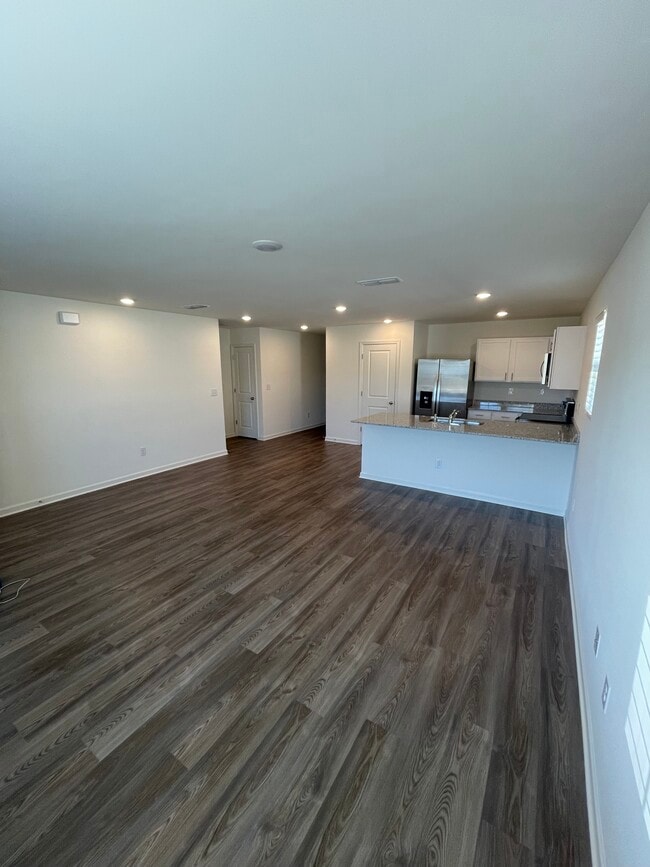 Photo - 154 Lochwolde Dr