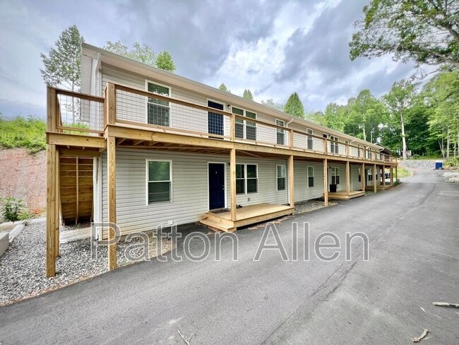 Building Photo - 121 Justus Acrs Dr Unit A