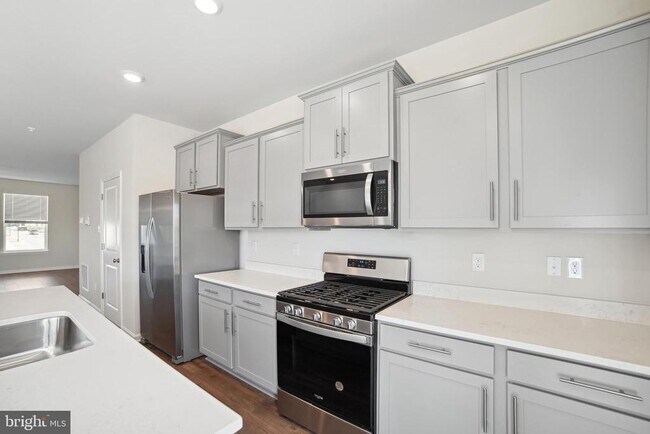 Photo - 738 Compass Wy