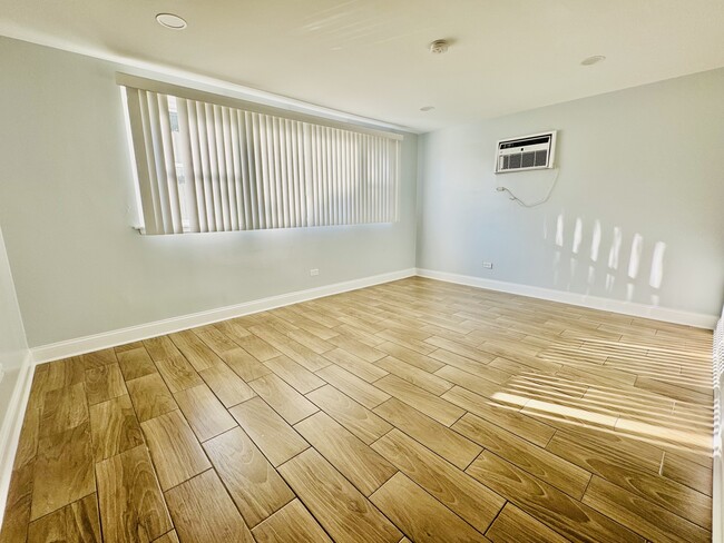 Photo - 2343 S Lombard Ave