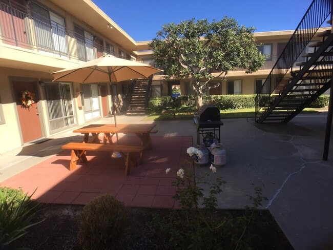Building Photo - 7414 Mesa College Dr Unit 47
