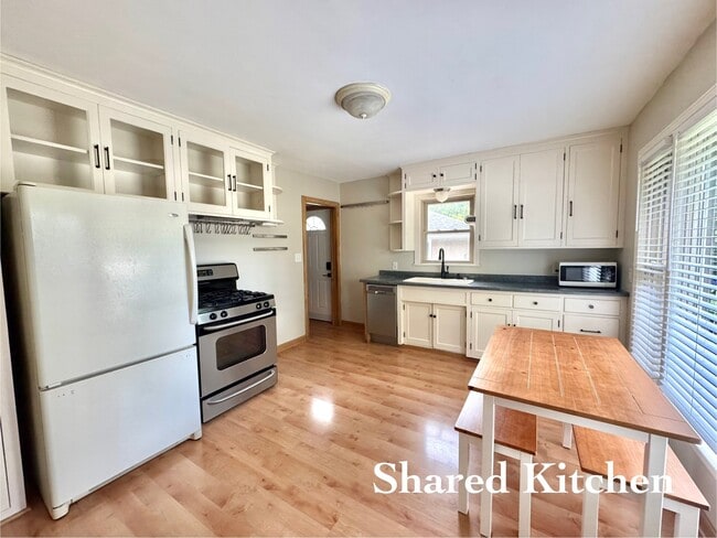 Photo - 4036 Reservoir Blvd Unidad 1