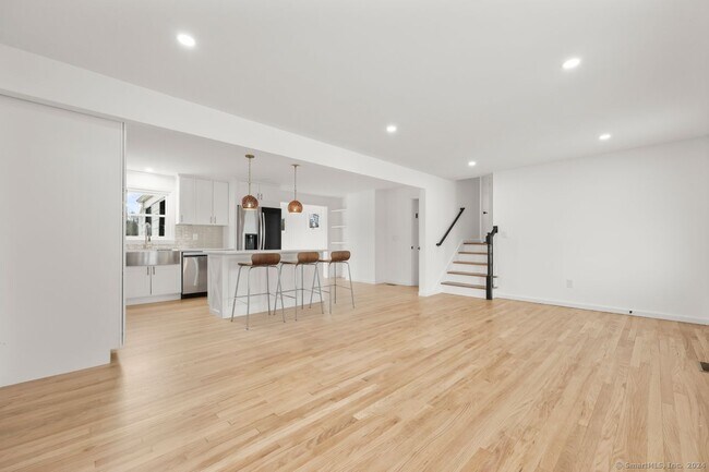 Photo - 141 Ridgewood Dr