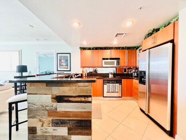 Photo - 610 Clematis St Unit 726