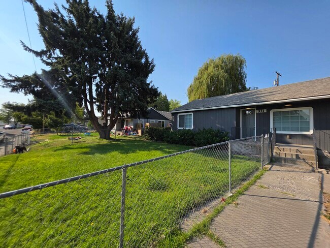 Photo - 931 Sanford Ave
