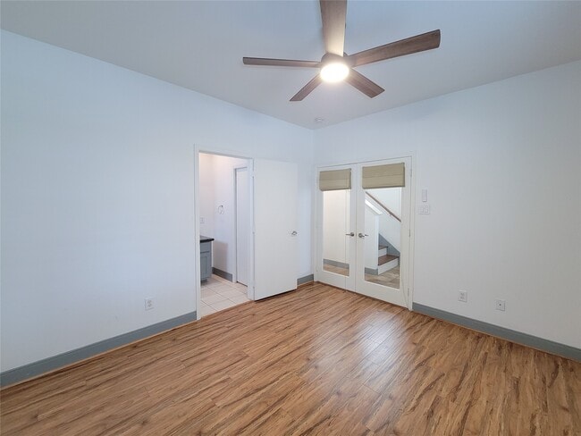 Photo - 1432 Ennis St