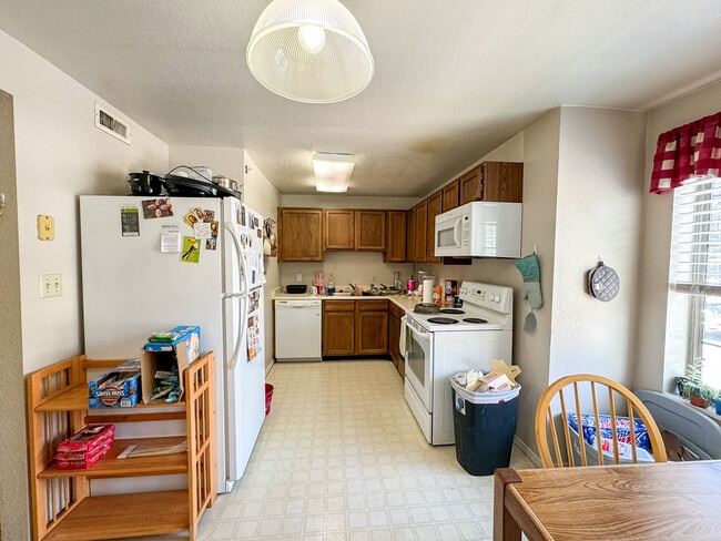 Photo - 724 W 1720 N