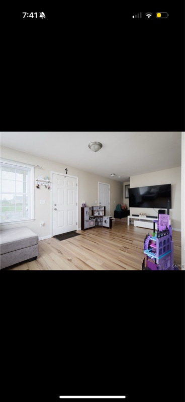 Photo - 10029 Ash St