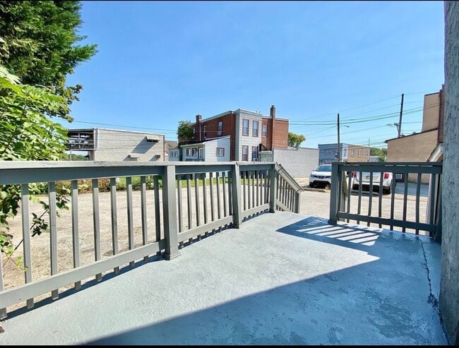 Building Photo - 304 Holmes Rd Unit 304 A