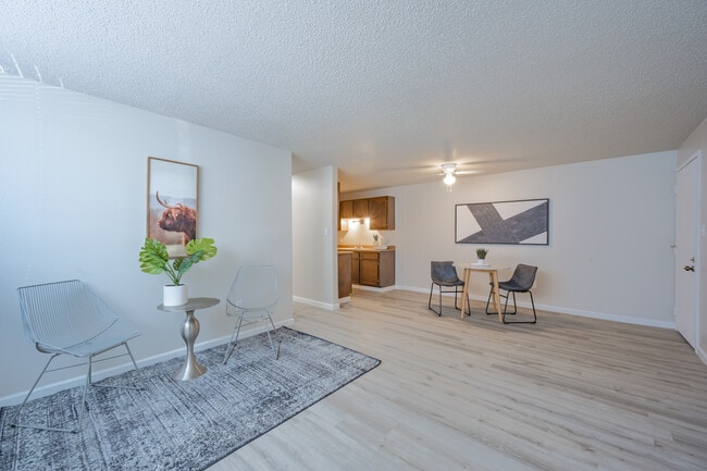 Candlewyck Apartments