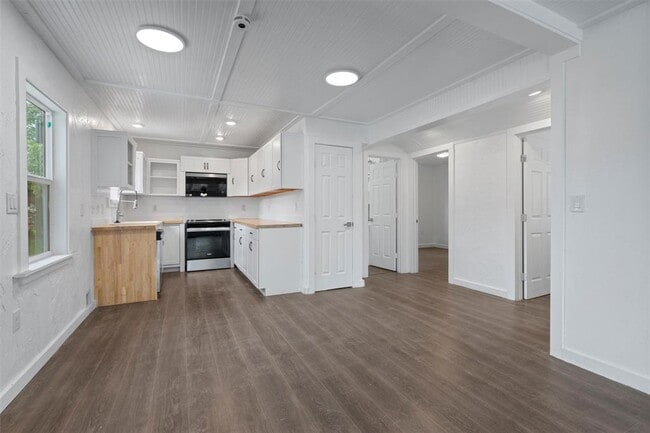 Photo - 1216 Jones St