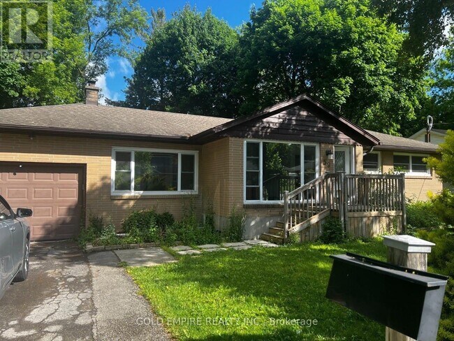 Photo - 59 Thorncrest Crescent