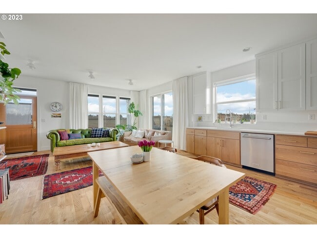 Photo - 3593 NE McDonald Ln