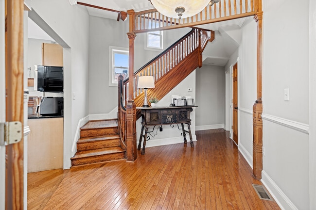 Photo - 547 Florida Ave NE