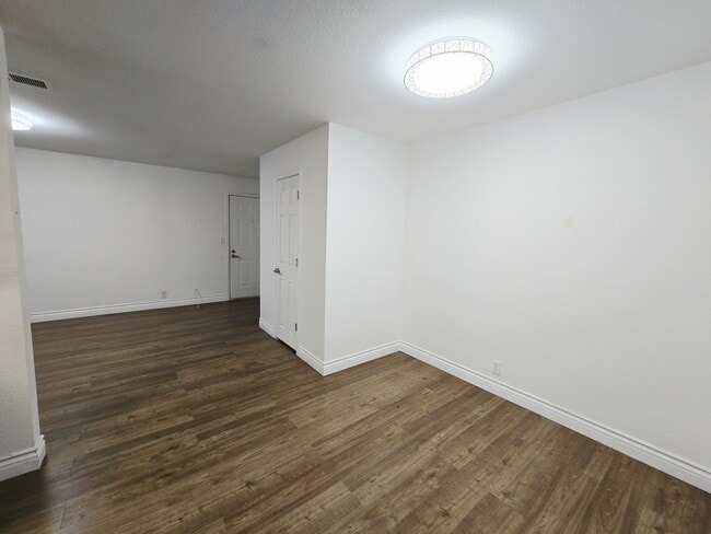 Photo - 5081 River Glen Dr