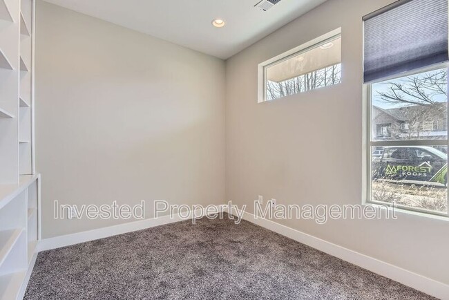 Photo - 562 E Hinsdale Ave