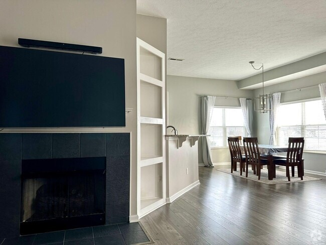Building Photo - 3225 Rossmore Cir Rental