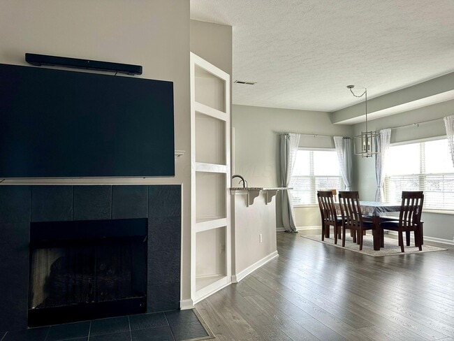 Photo - 3225 Rossmore Cir Condo