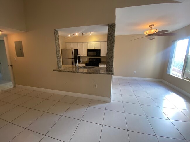 Photo - 2667 NW 33rd St Unidad 2413