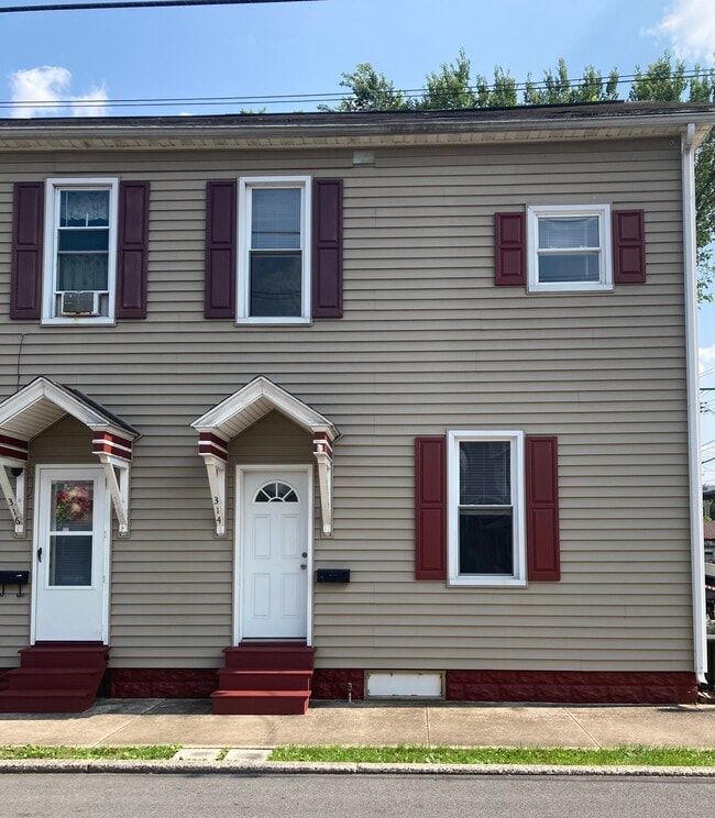 Building Photo - 314 11th St Rental