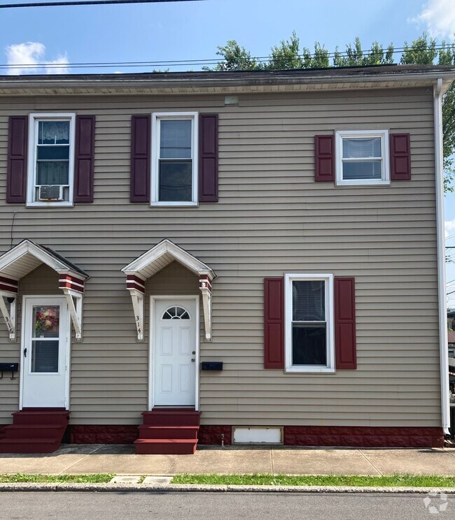 Building Photo - 314 11th St Rental