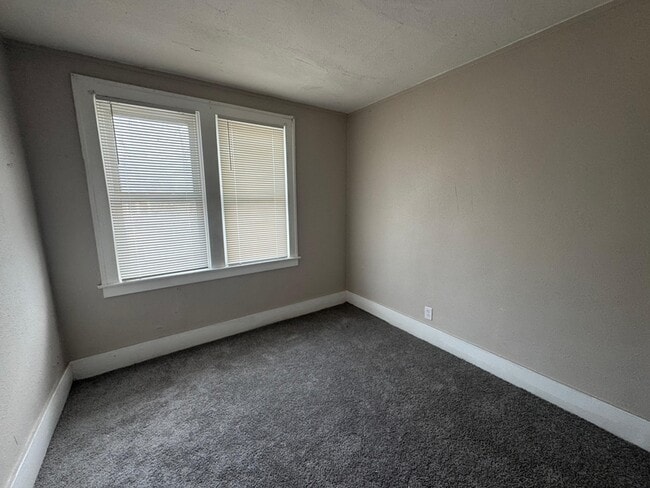 Photo - 15823 Princeton St