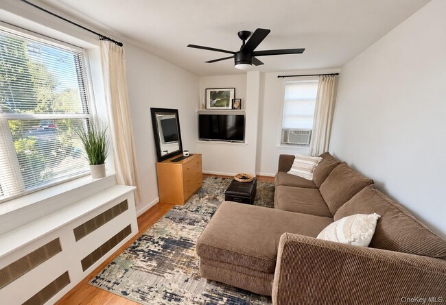 855 E Broadway Unit Le