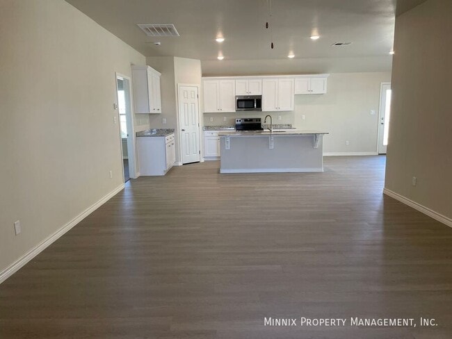 Photo - 1349 Bajada St