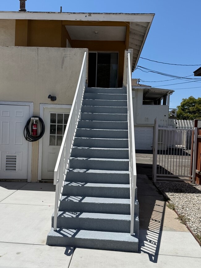 Building Photo - 3412 W Canoga Pl Unit 4